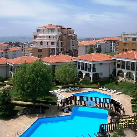 Apartment In Kambani Bells Saint Vlas Apartamento
